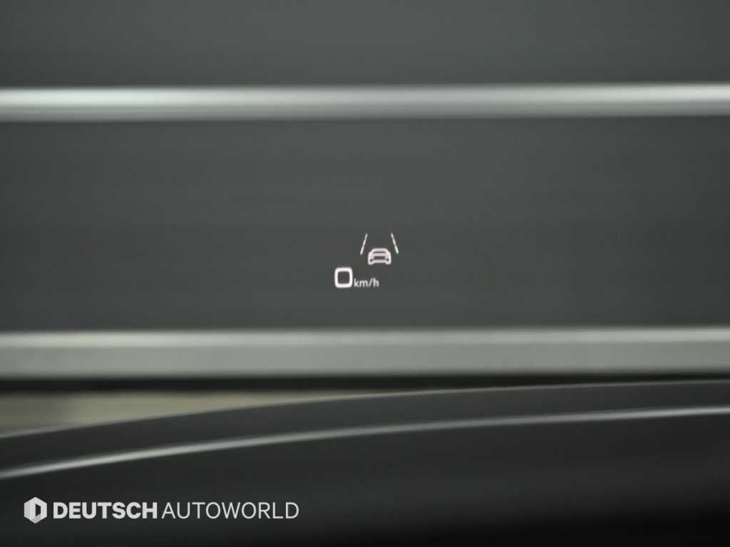Audi A8 — photo 17