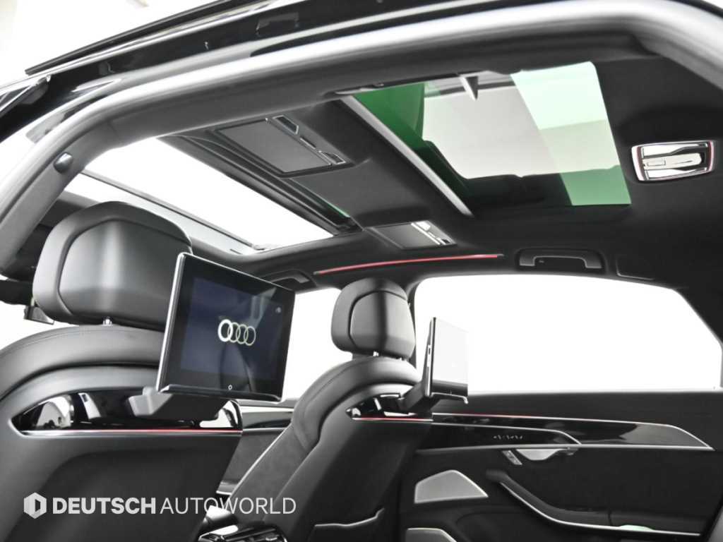 Audi A8 — photo 18