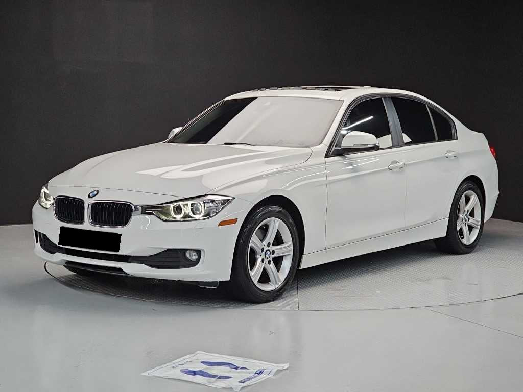 BMW 3-Series — photo 01