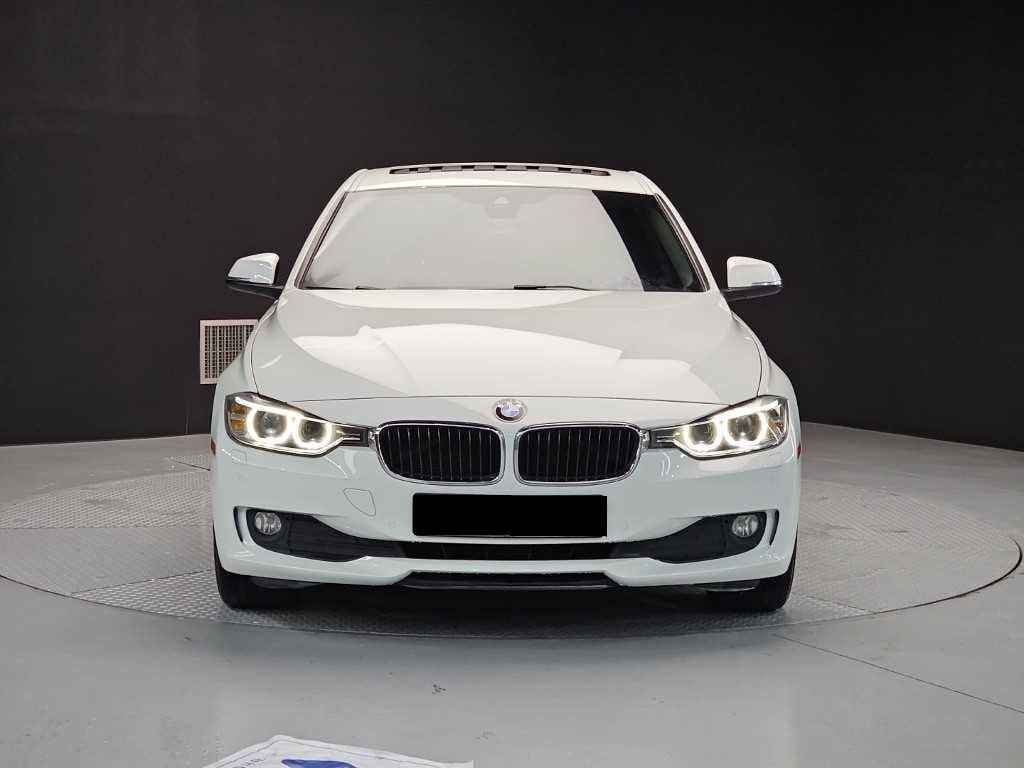 BMW 3-Series — photo 02