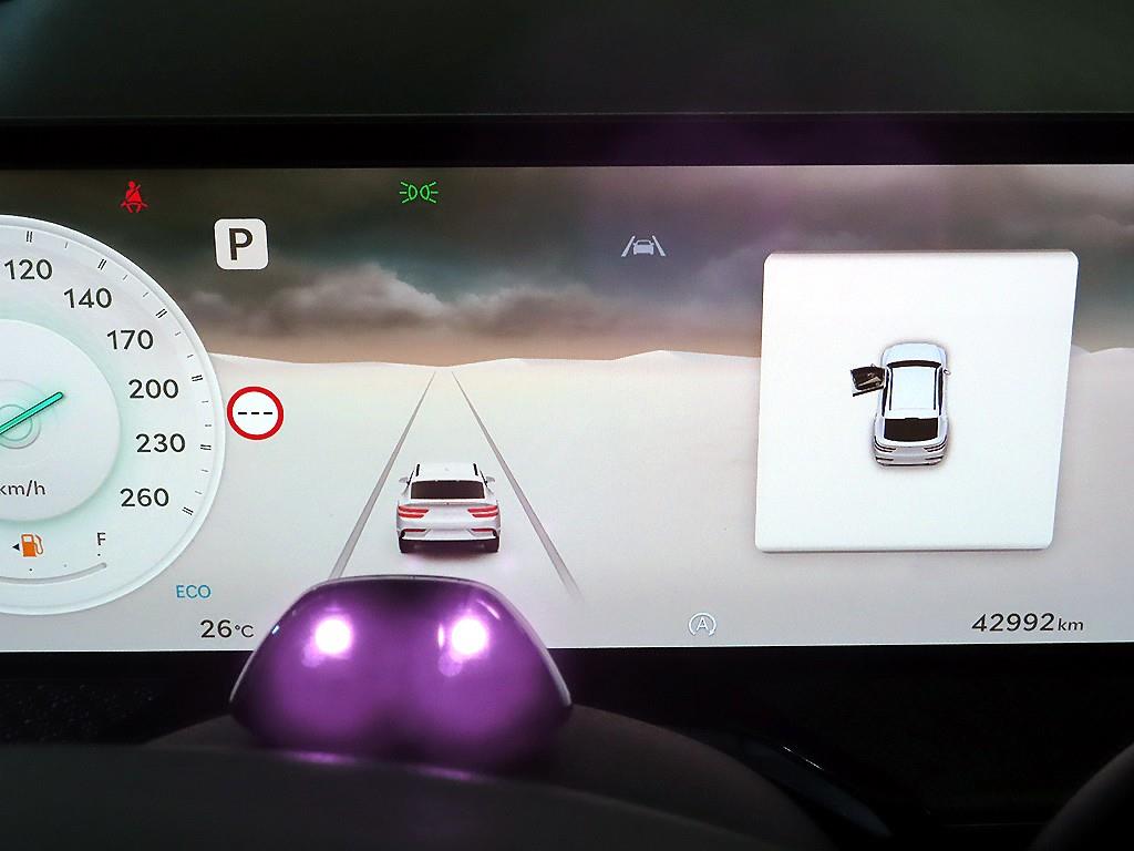 Genesis GV80 — photo 09