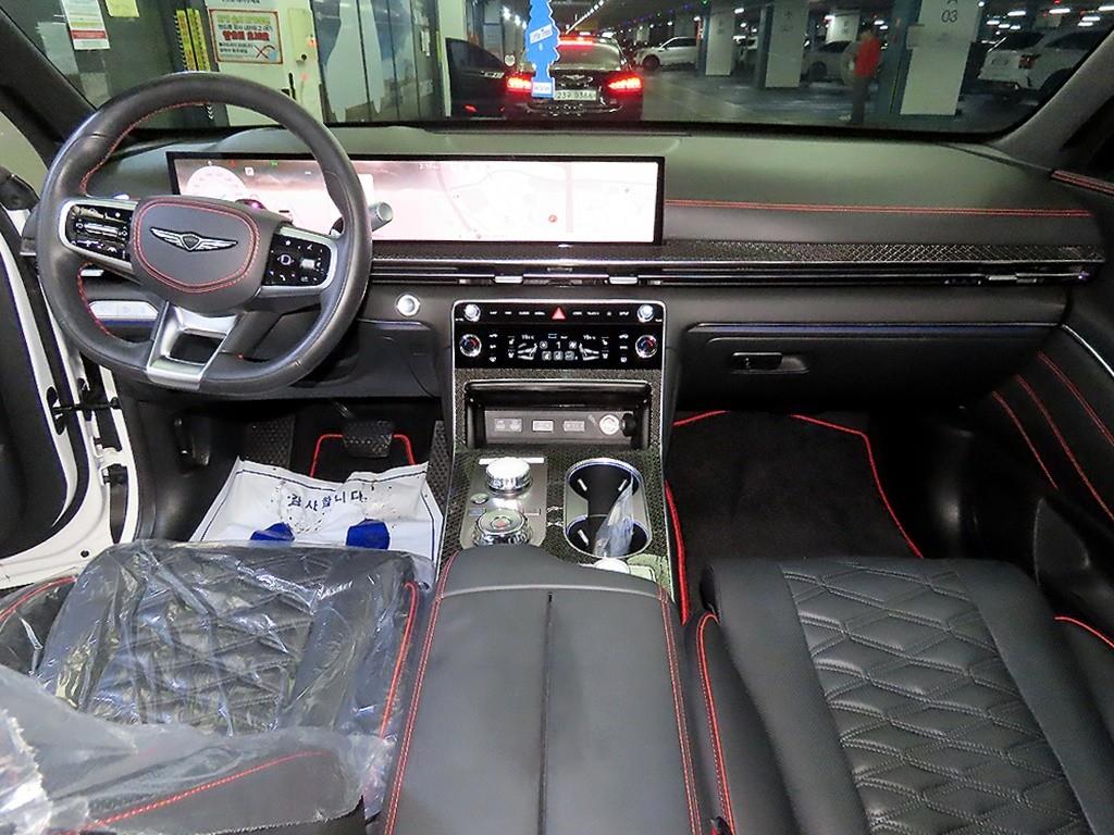 Genesis GV80 — photo 10