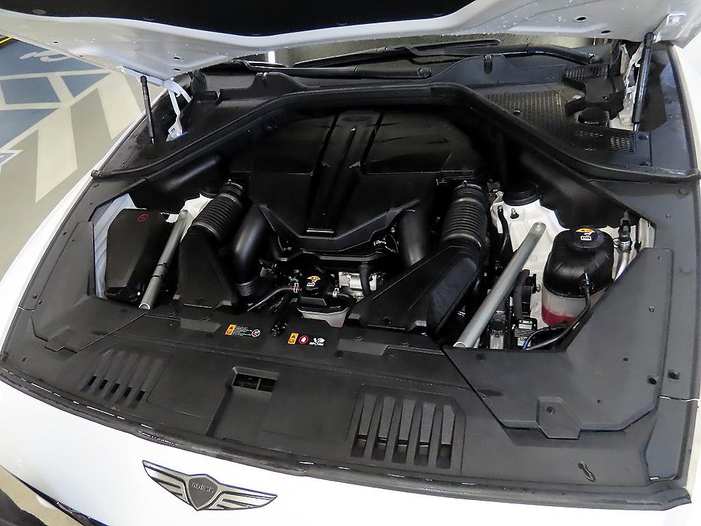 Genesis GV80 — photo 19