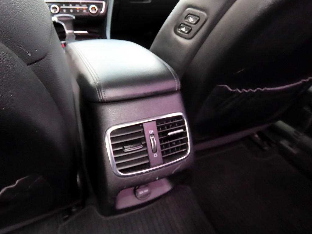 Kia K5 — photo 17