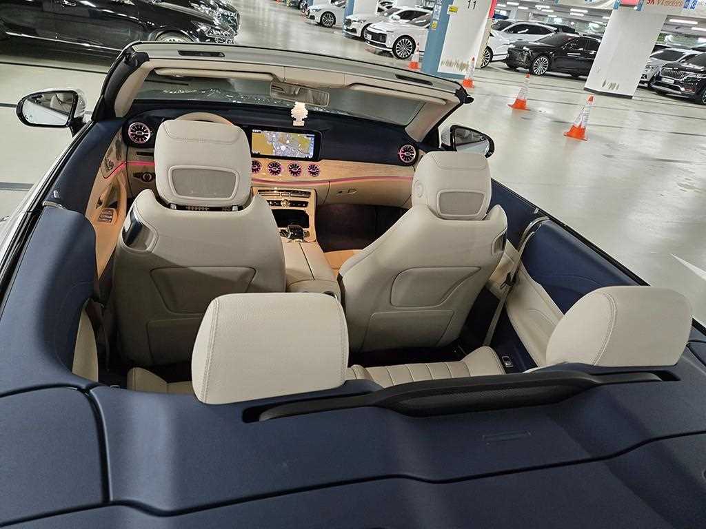 Mercedes-Benz E-Class — photo 09