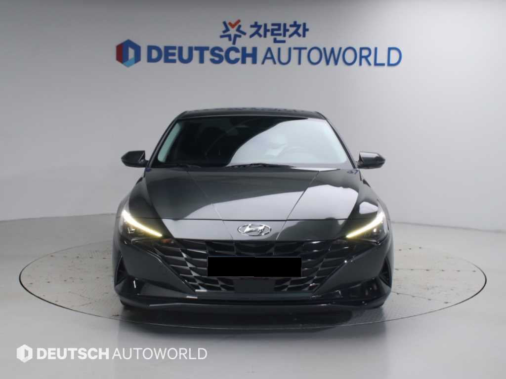 Hyundai Avante — photo 02