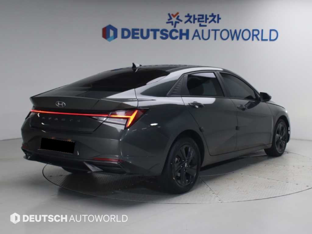 Hyundai Avante — photo 04