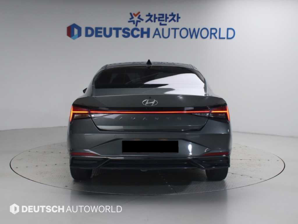 Hyundai Avante — photo 05
