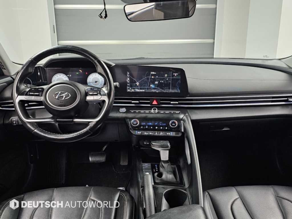 Hyundai Avante — photo 08