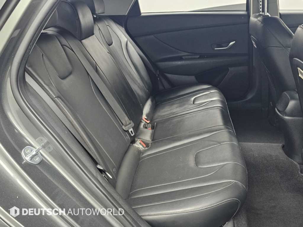 Hyundai Avante — photo 13