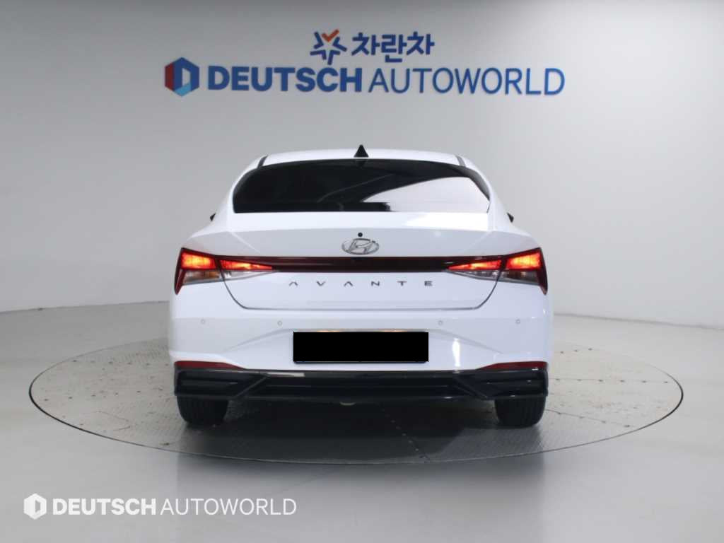 Hyundai Avante — photo 04