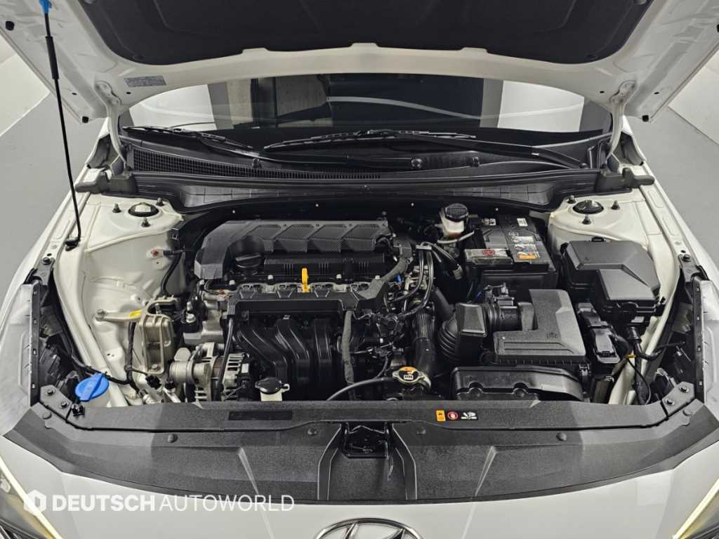 Hyundai Avante — photo 06