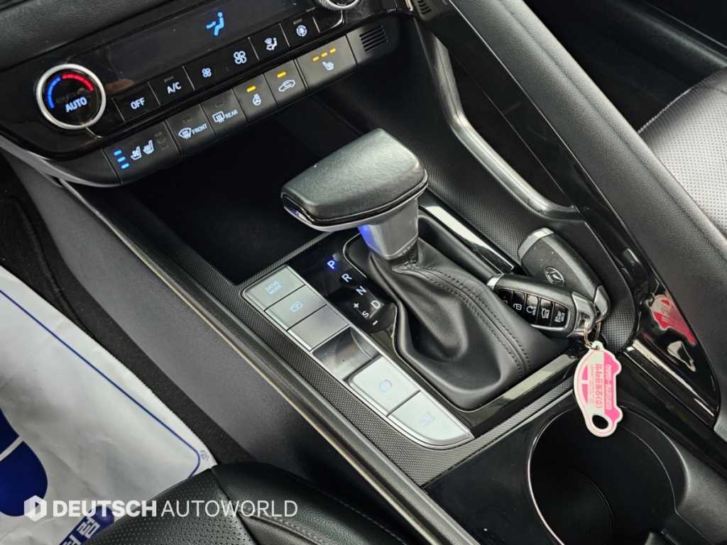 Hyundai Avante — photo 09