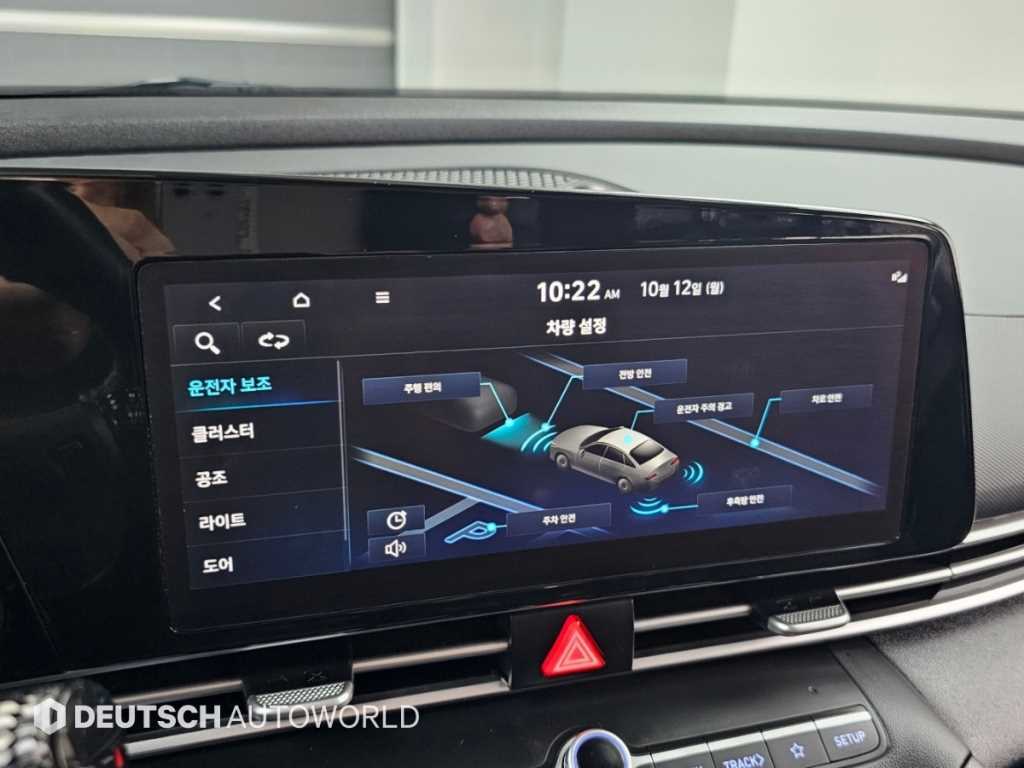 Hyundai Avante — photo 17