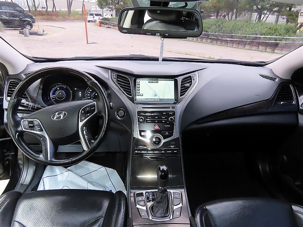 Hyundai Grandeur — photo 07