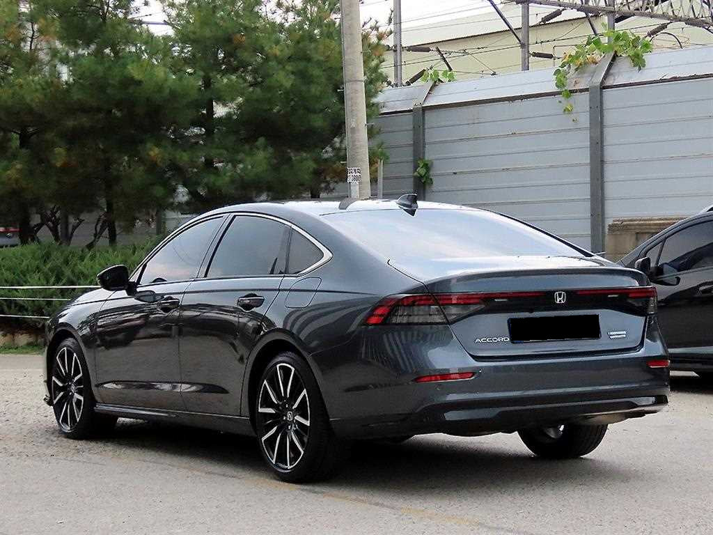 Honda Accord — photo 03