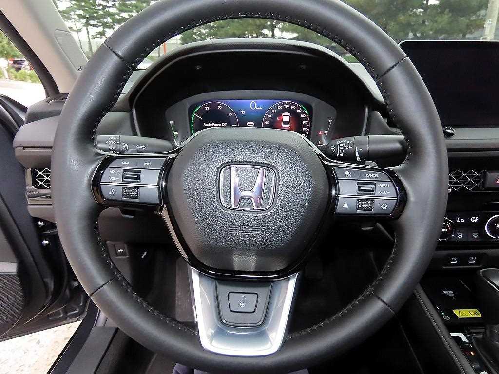 Honda Accord — photo 08