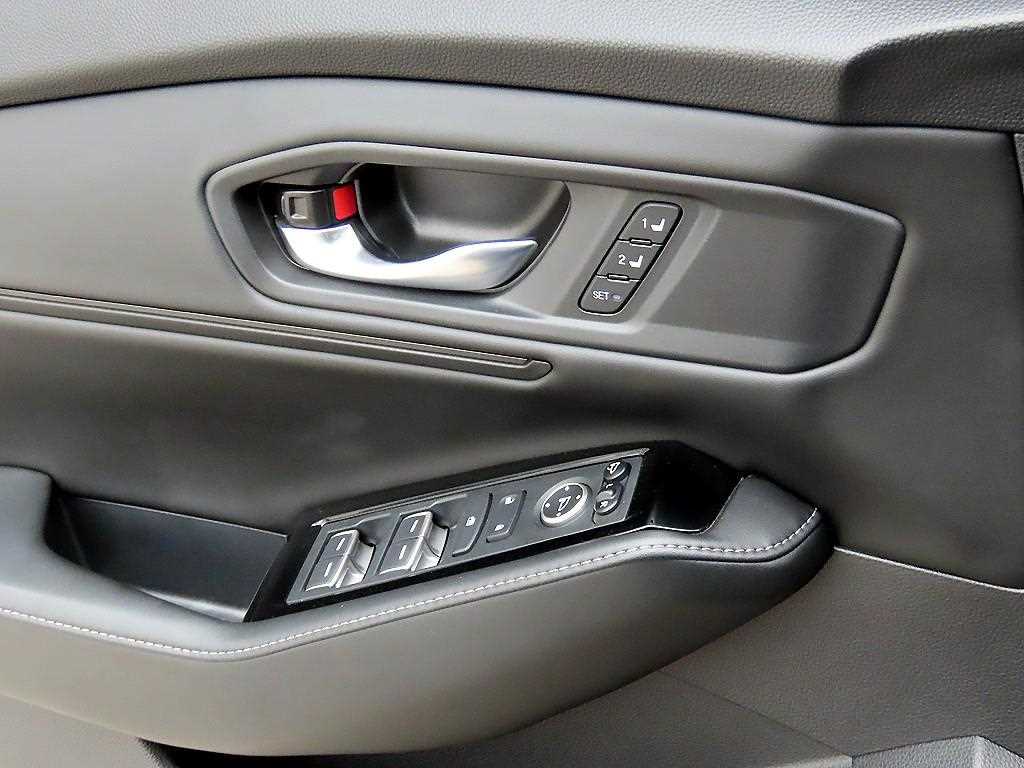 Honda Accord — photo 12