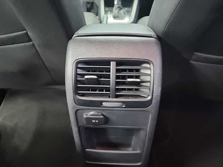 Volkswagen Jetta — photo 13