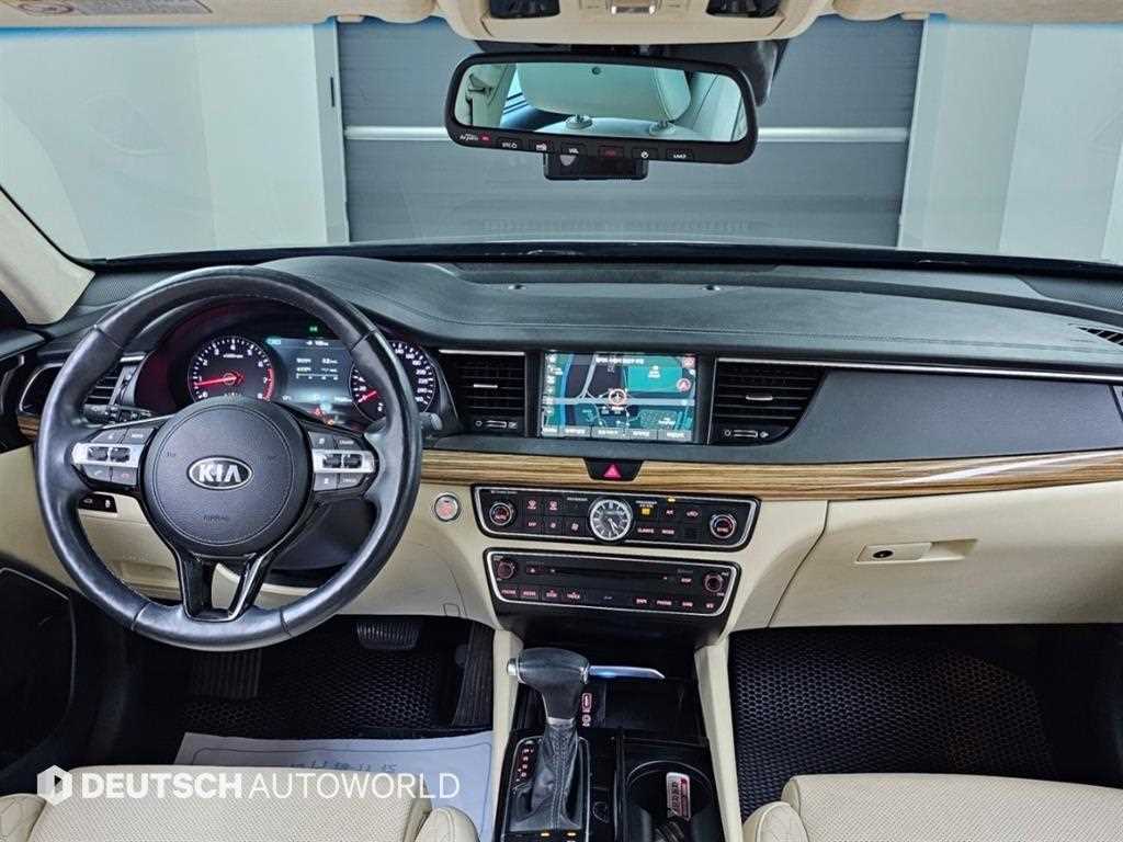 Kia K7 — photo 08