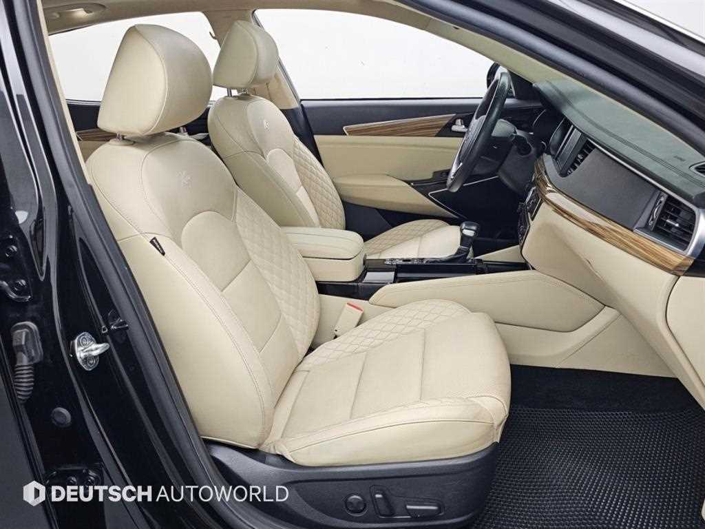 Kia K7 — photo 10
