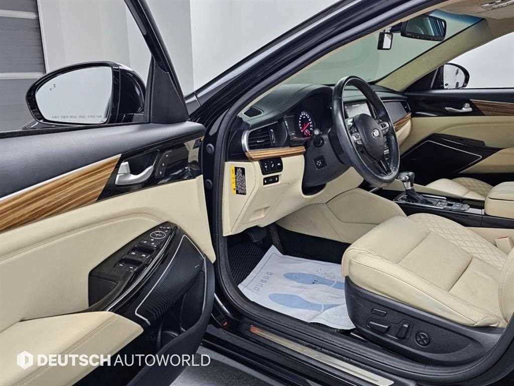 Kia K7 — photo 11