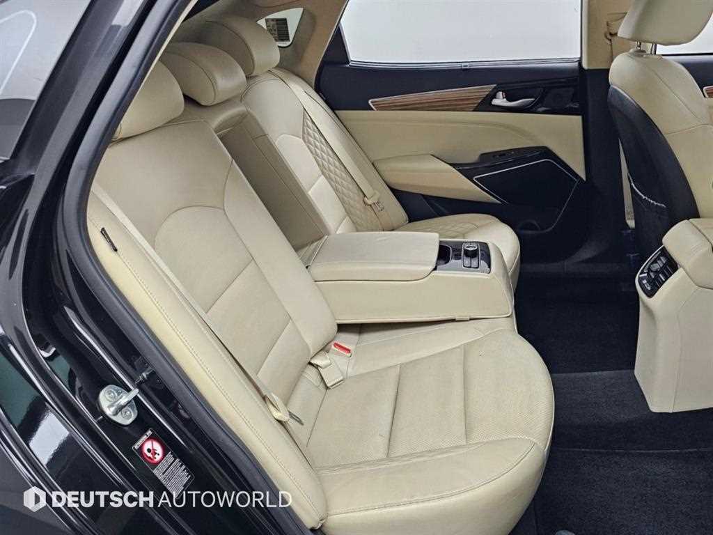 Kia K7 — photo 12