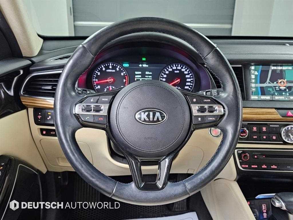 Kia K7 — photo 13