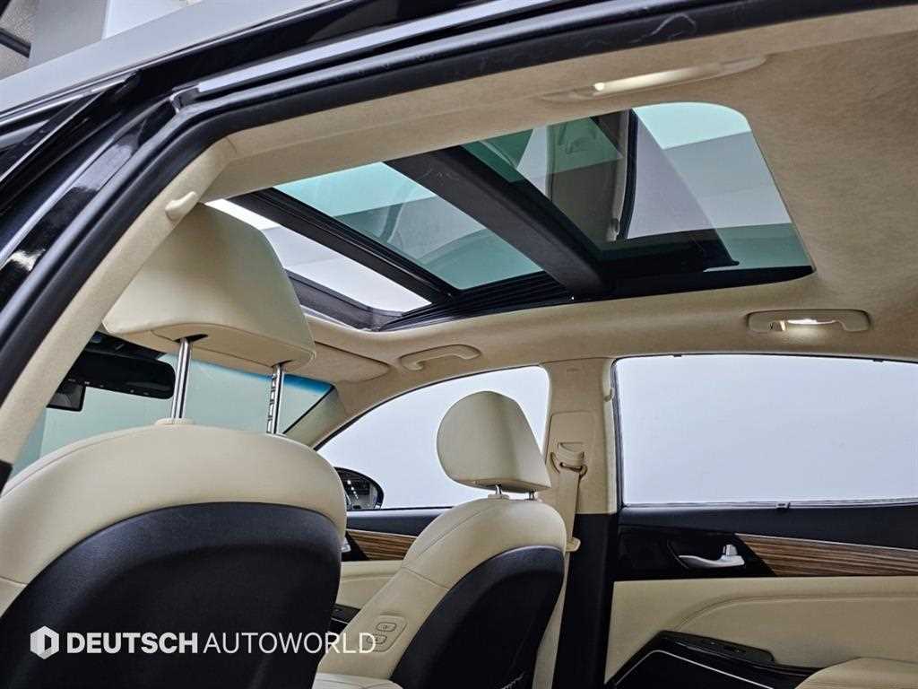 Kia K7 — photo 18