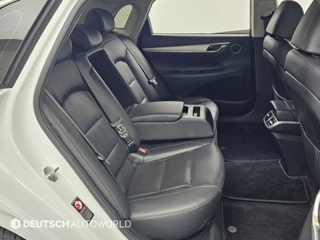 Hyundai Grandeur — photo 19