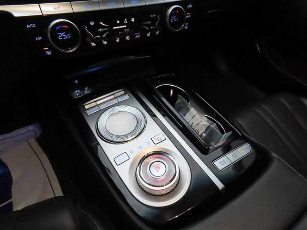Genesis G80 — photo 17