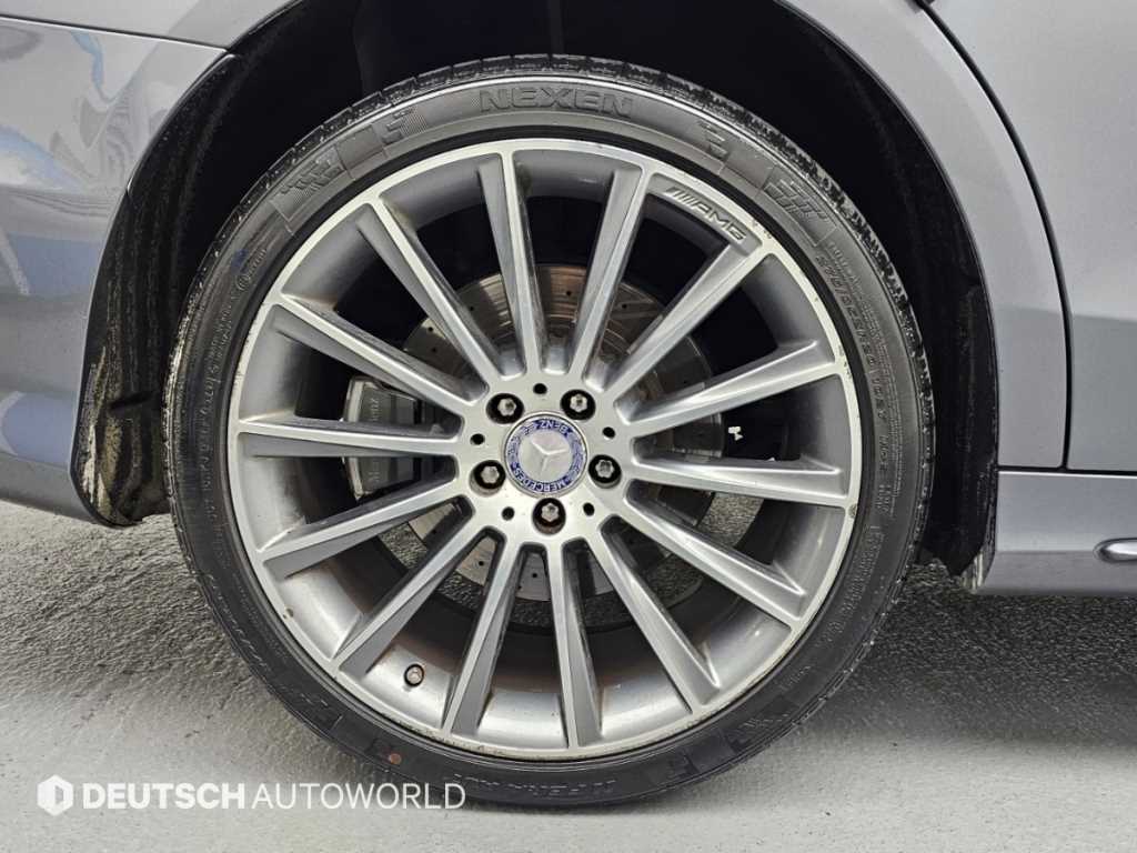 Mercedes-Benz S-Class — photo 05