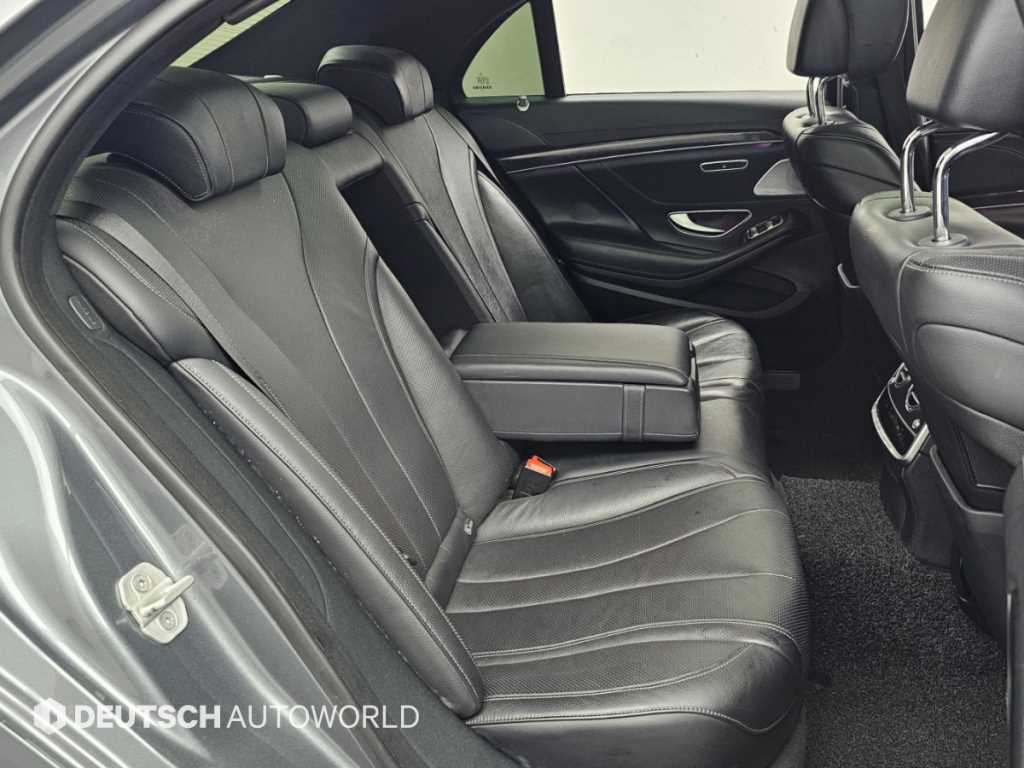 Mercedes-Benz S-Class — photo 12