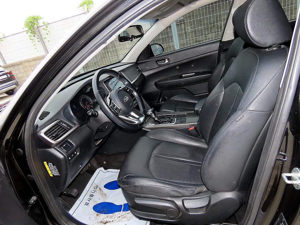 Kia K5 — photo 05