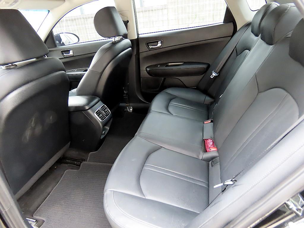 Kia K5 — photo 06