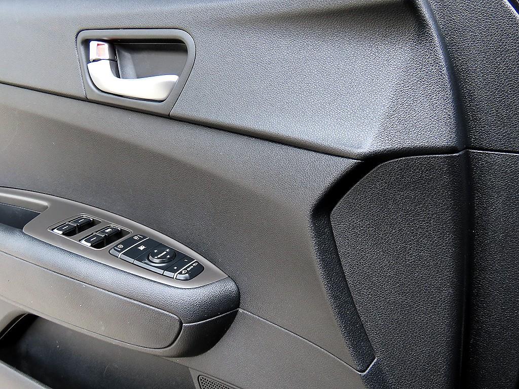 Kia K5 — photo 11