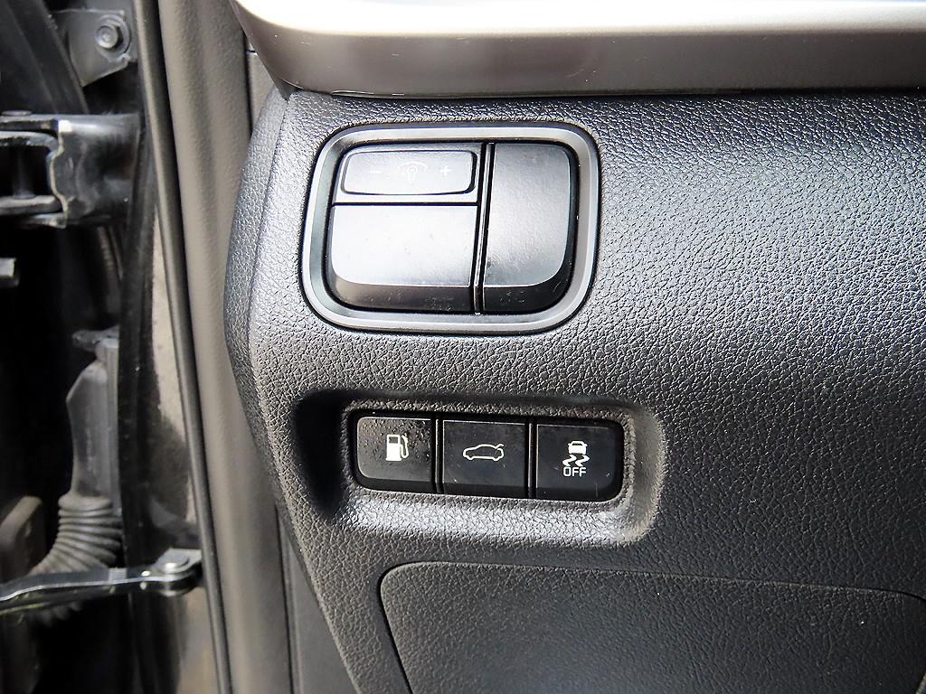 Kia K5 — photo 12