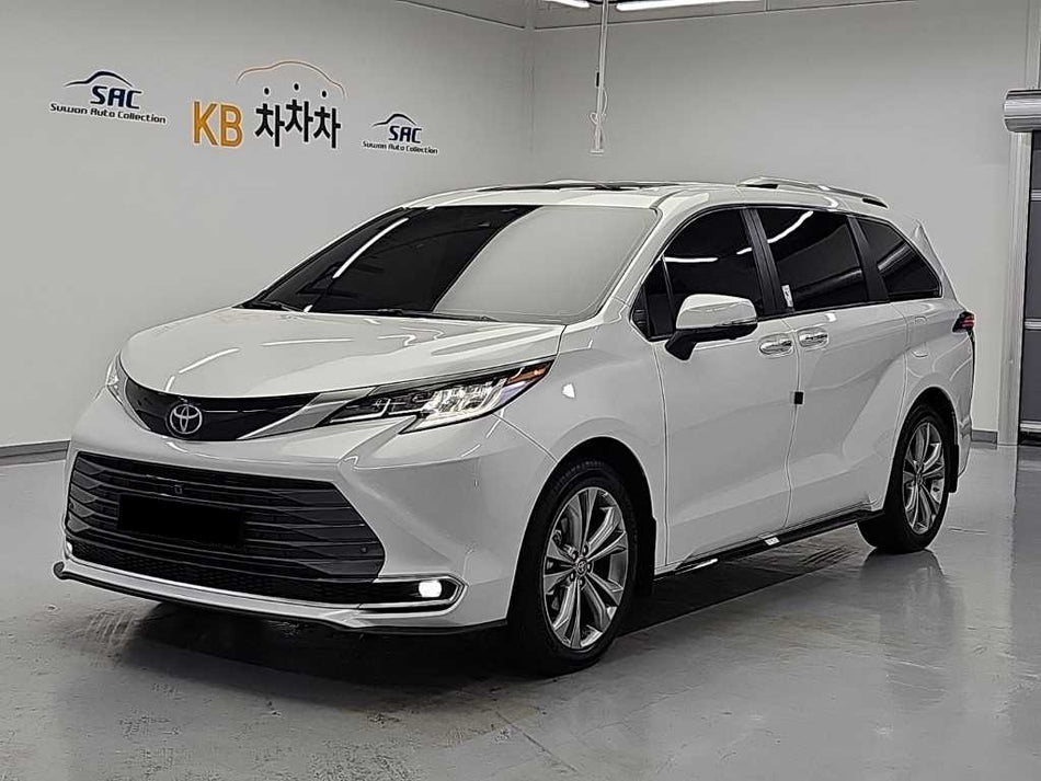 Toyota Sienna — photo 01
