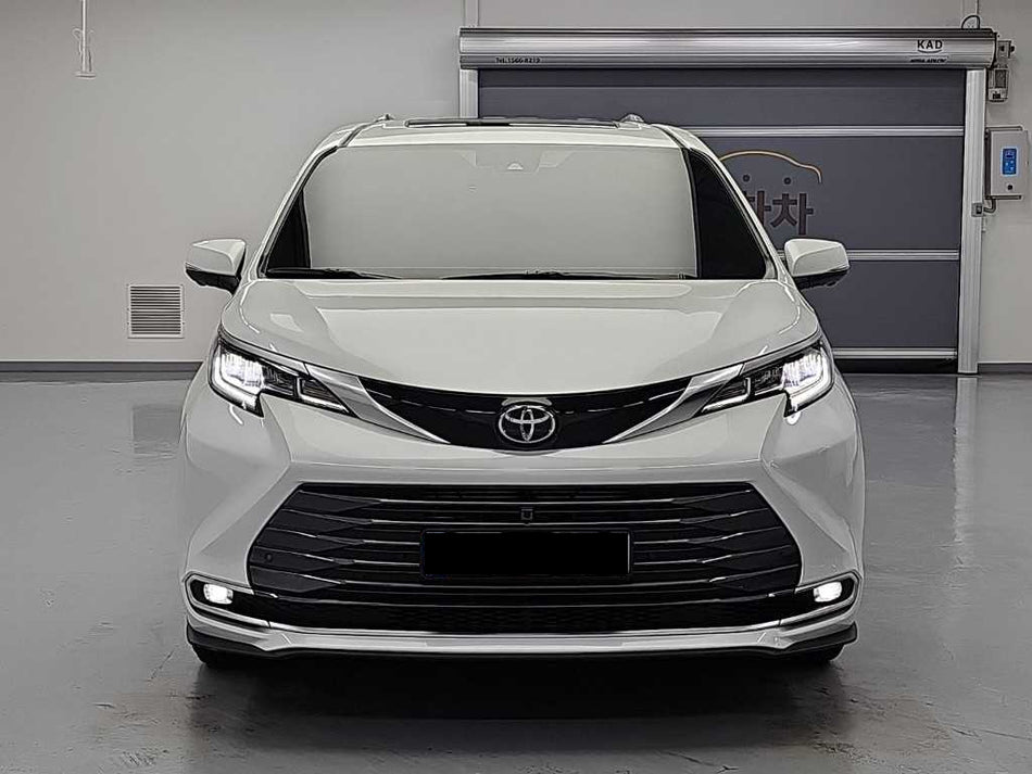 Toyota Sienna — photo 02