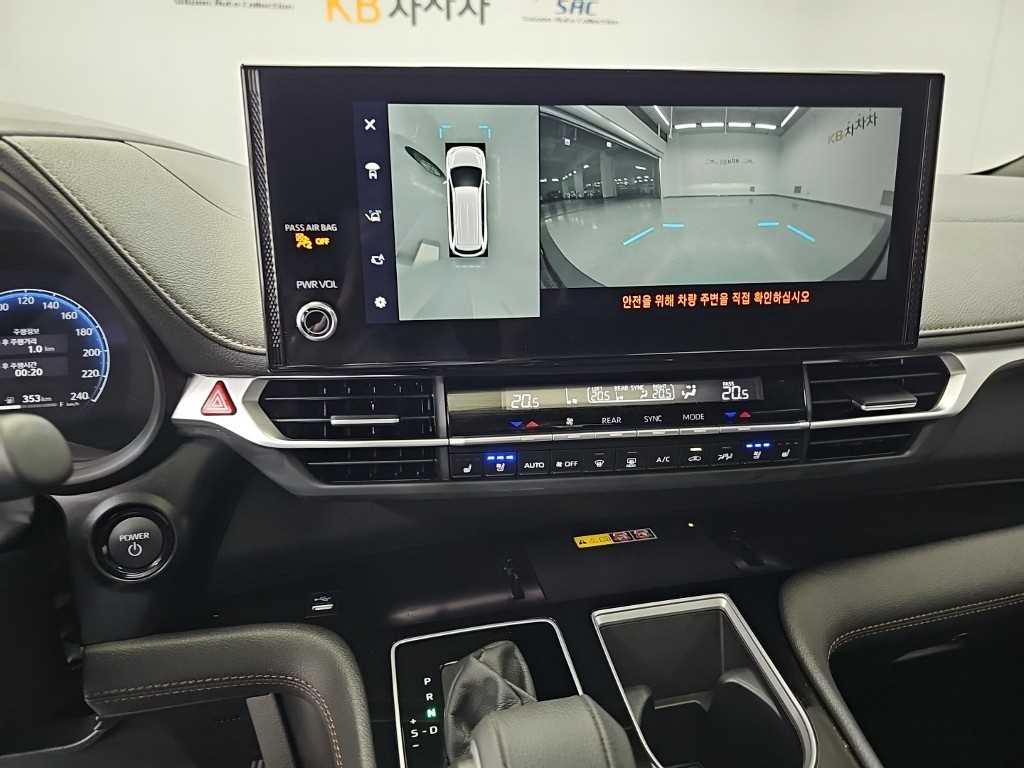 Toyota Sienna — photo 10