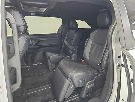 Toyota Sienna — photo 12