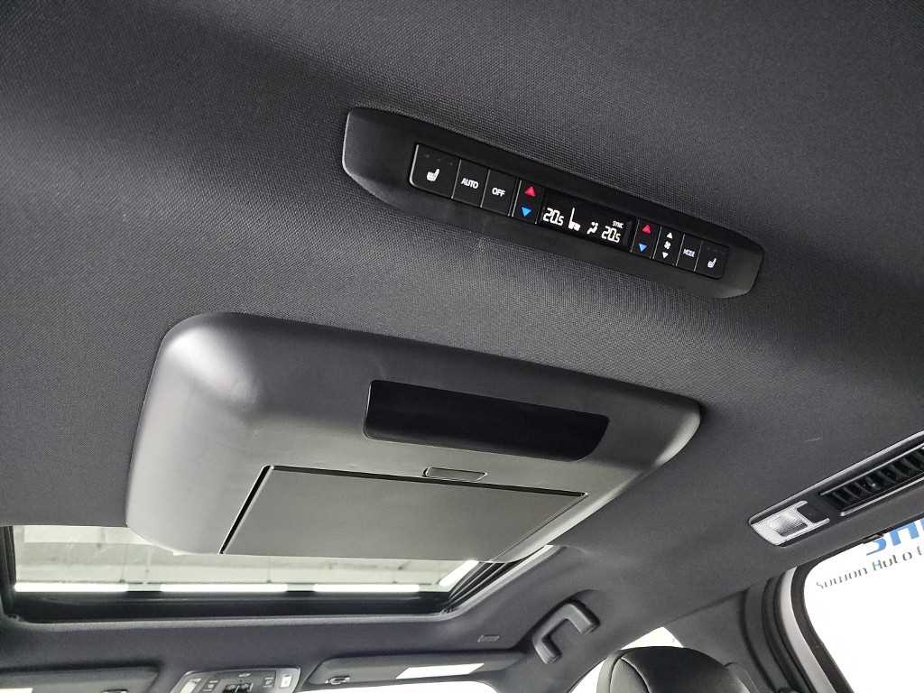 Toyota Sienna — photo 13