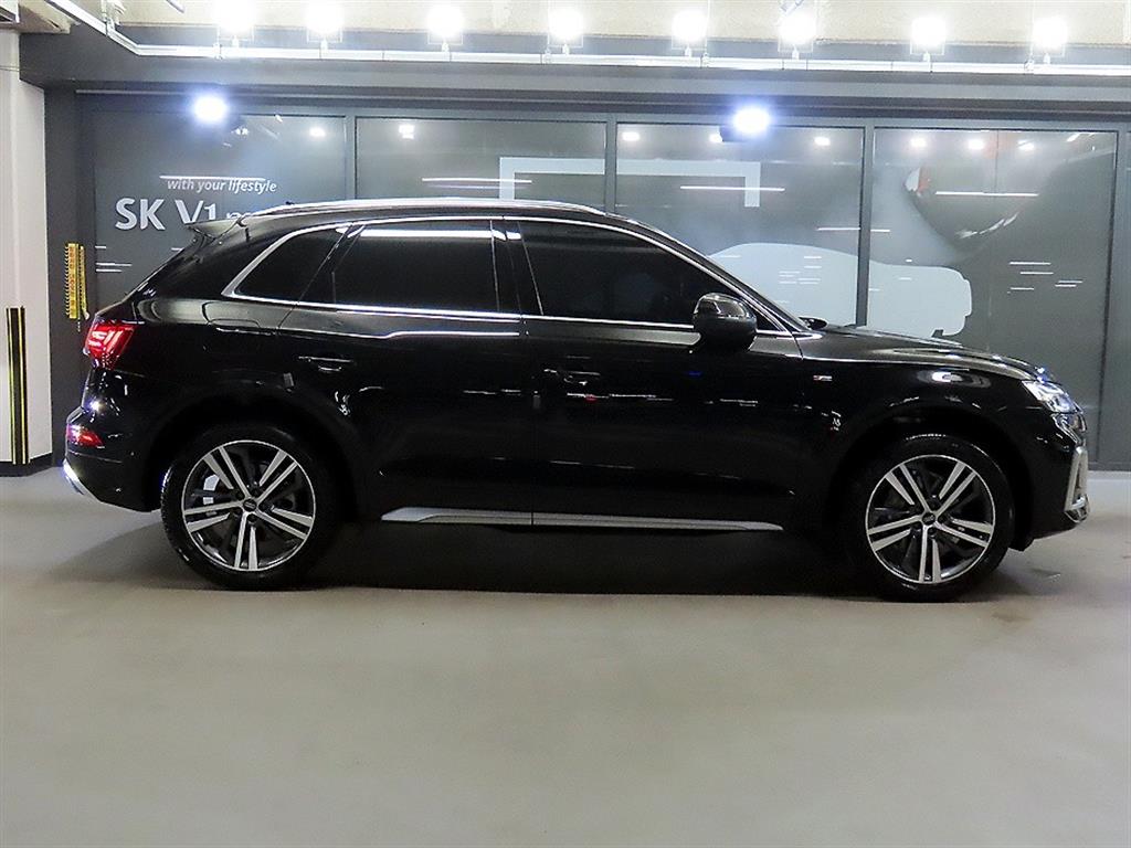 Audi Q5 — photo 03