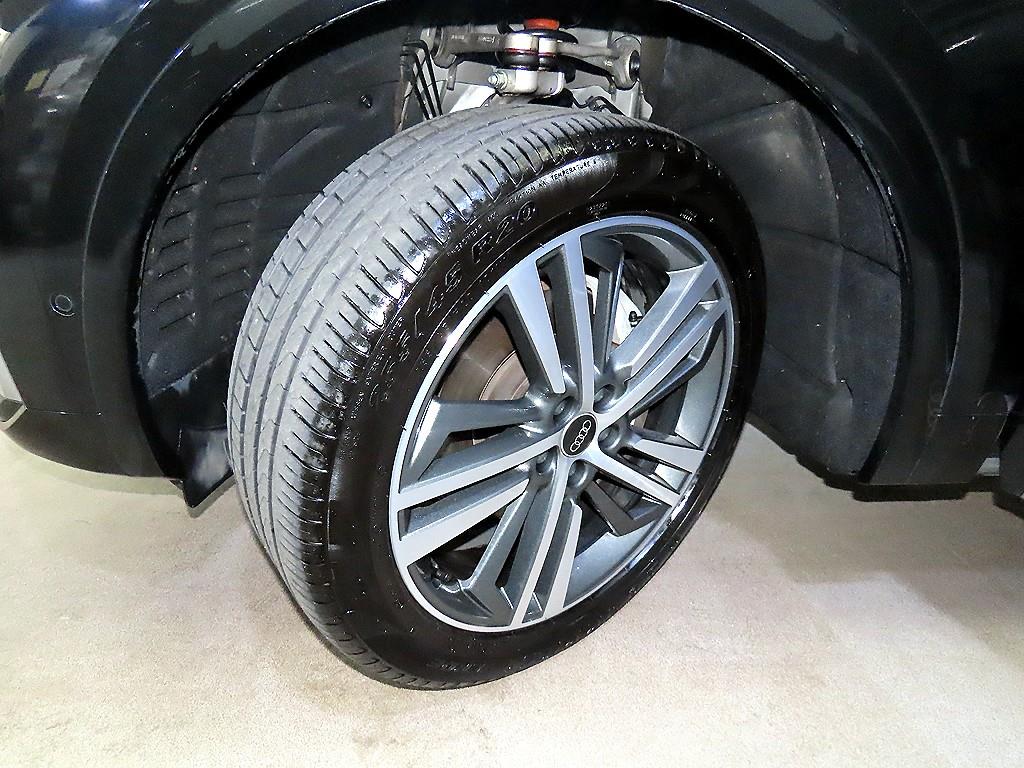 Audi Q5 — photo 20