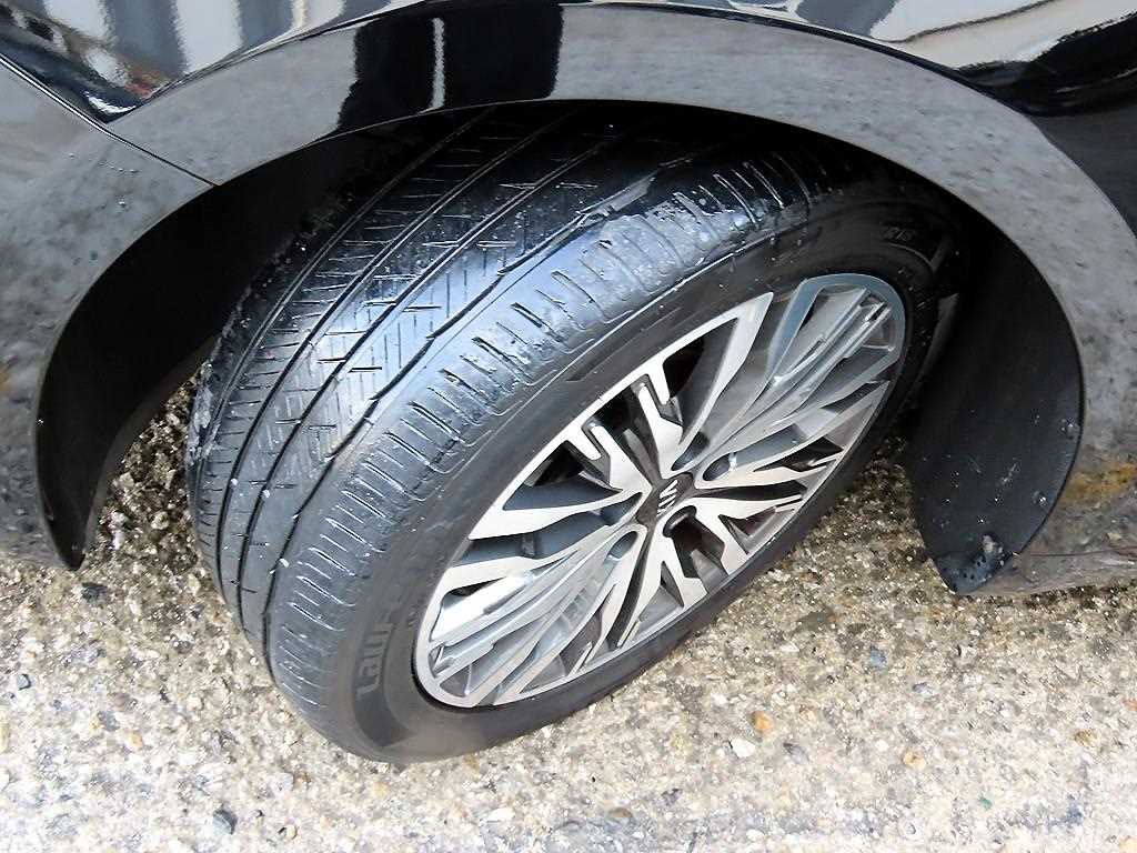 Kia K7 — photo 20