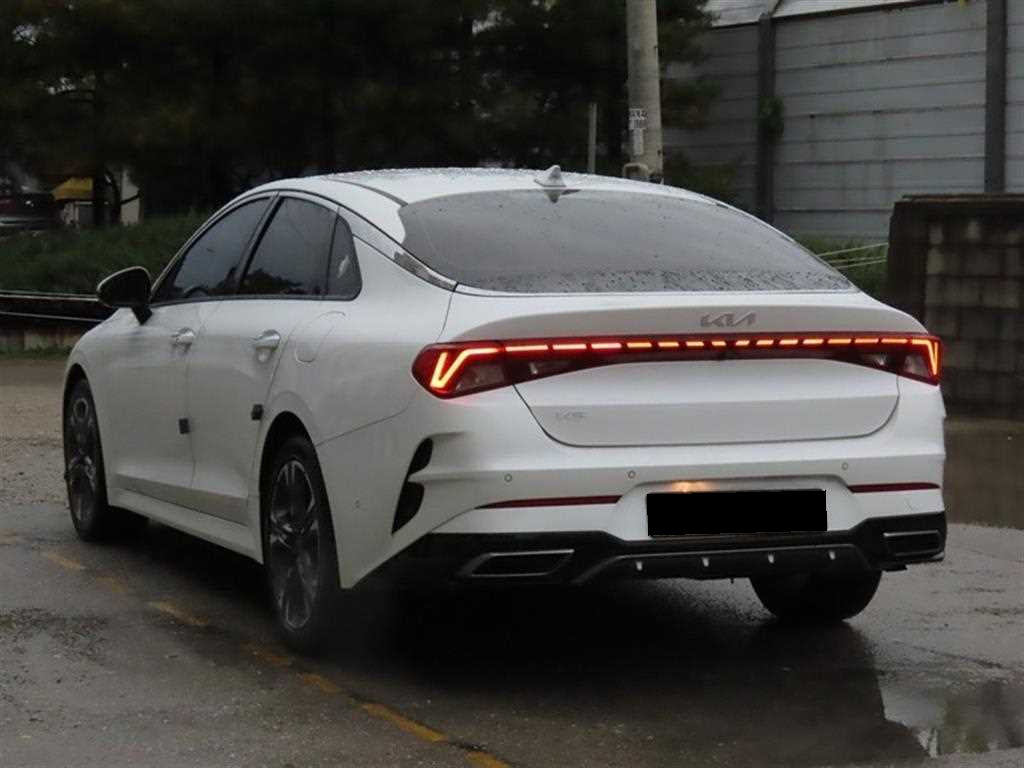Kia K5 — photo 03