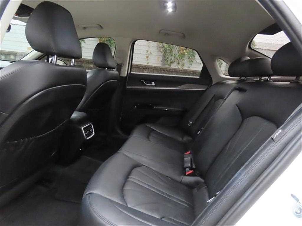 Kia K5 — photo 07