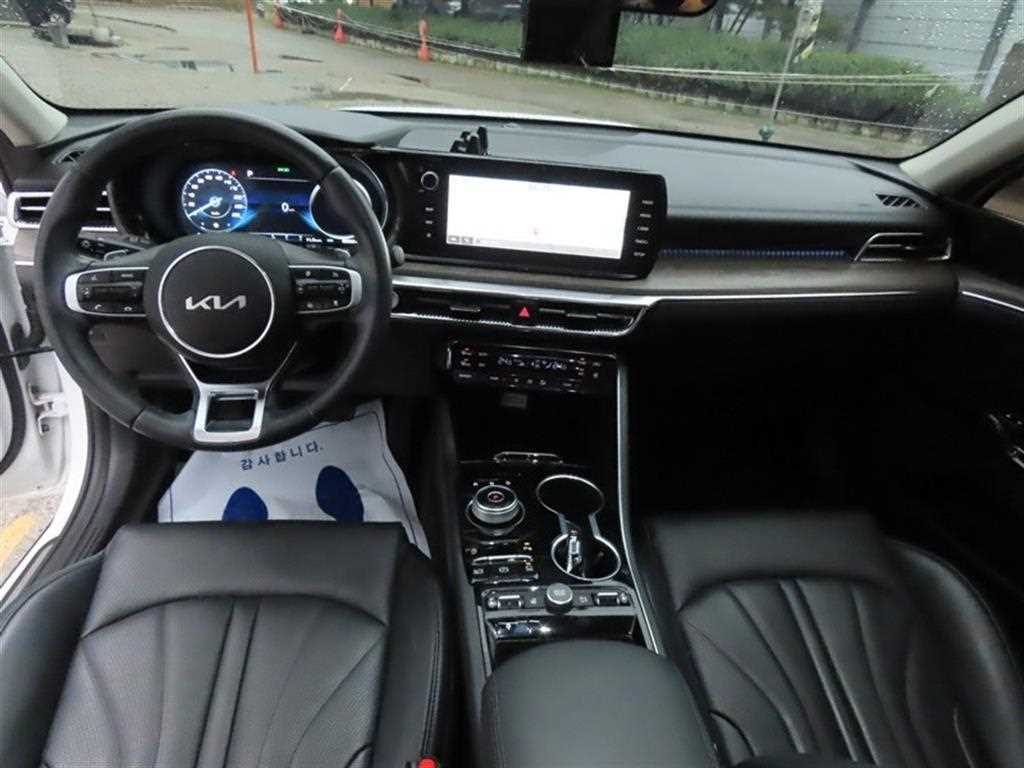 Kia K5 — photo 08