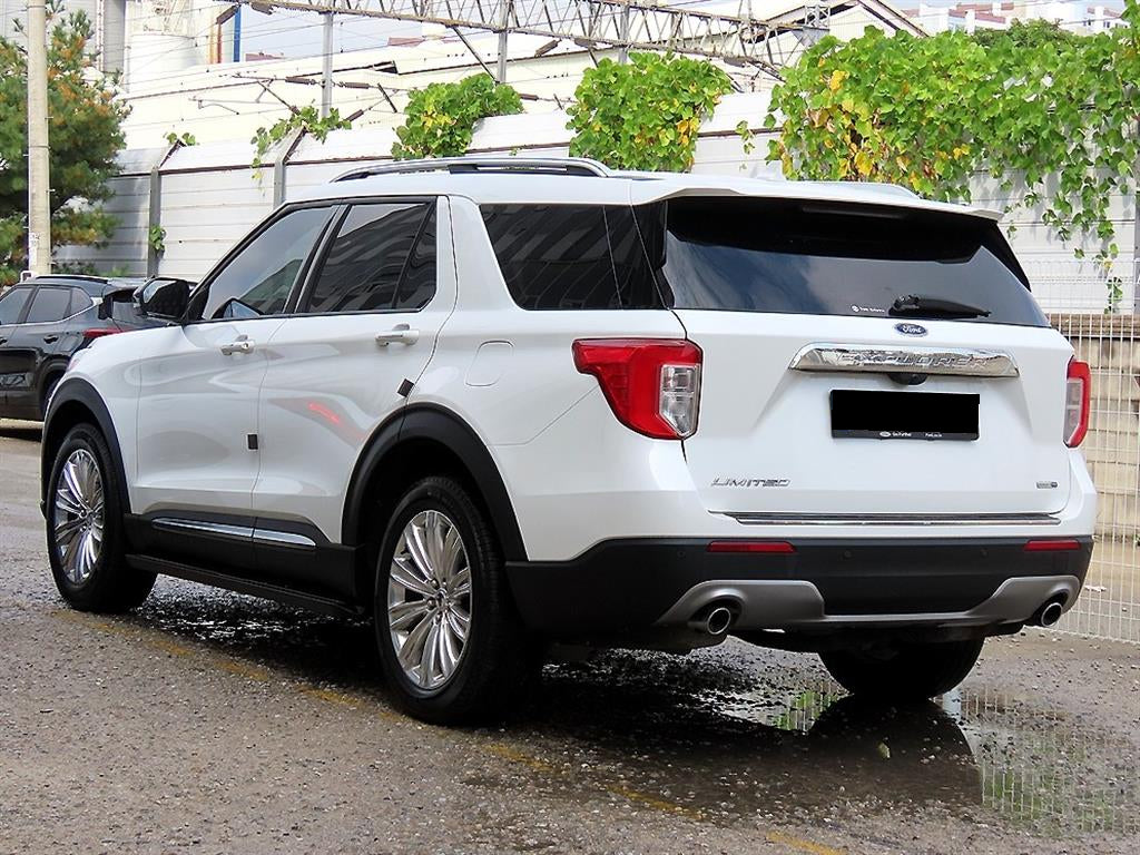 Ford Explorer — photo 03
