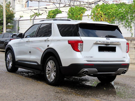 Ford Explorer — photo 03